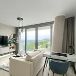 Your Holidays Wave E786, Parking Gratis